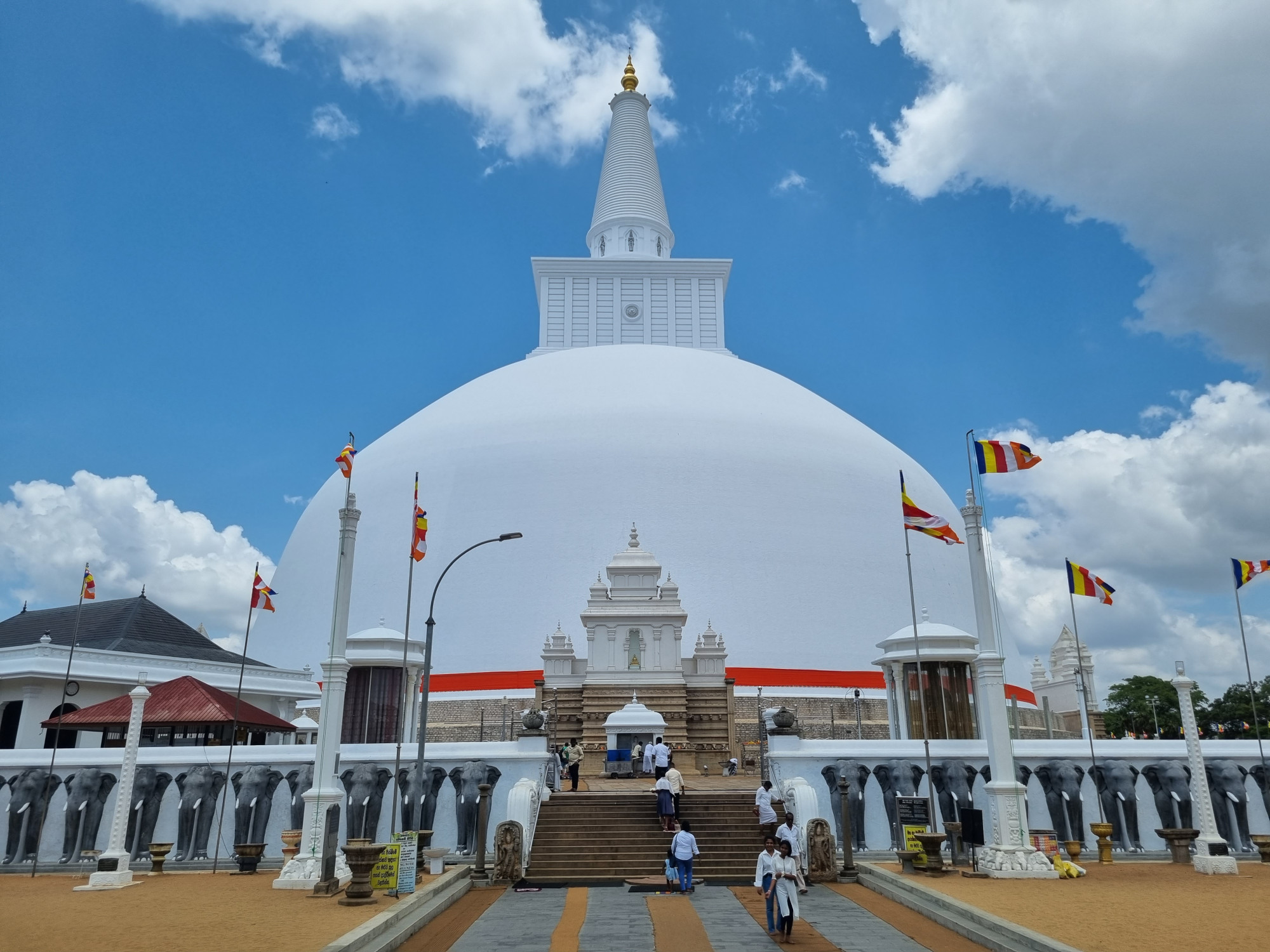 witte tempel in sri lanka