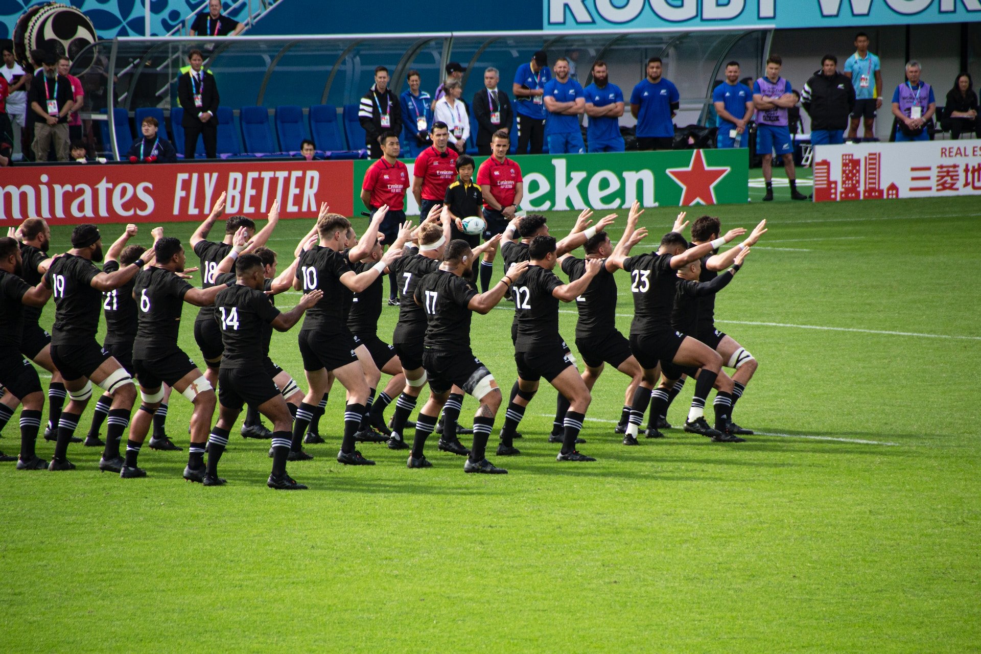 Rugby team doet Haka dans