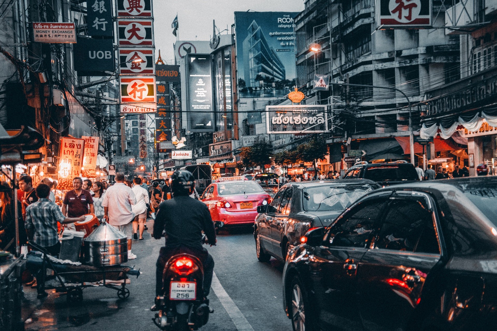 Drukke straat in Bangkok