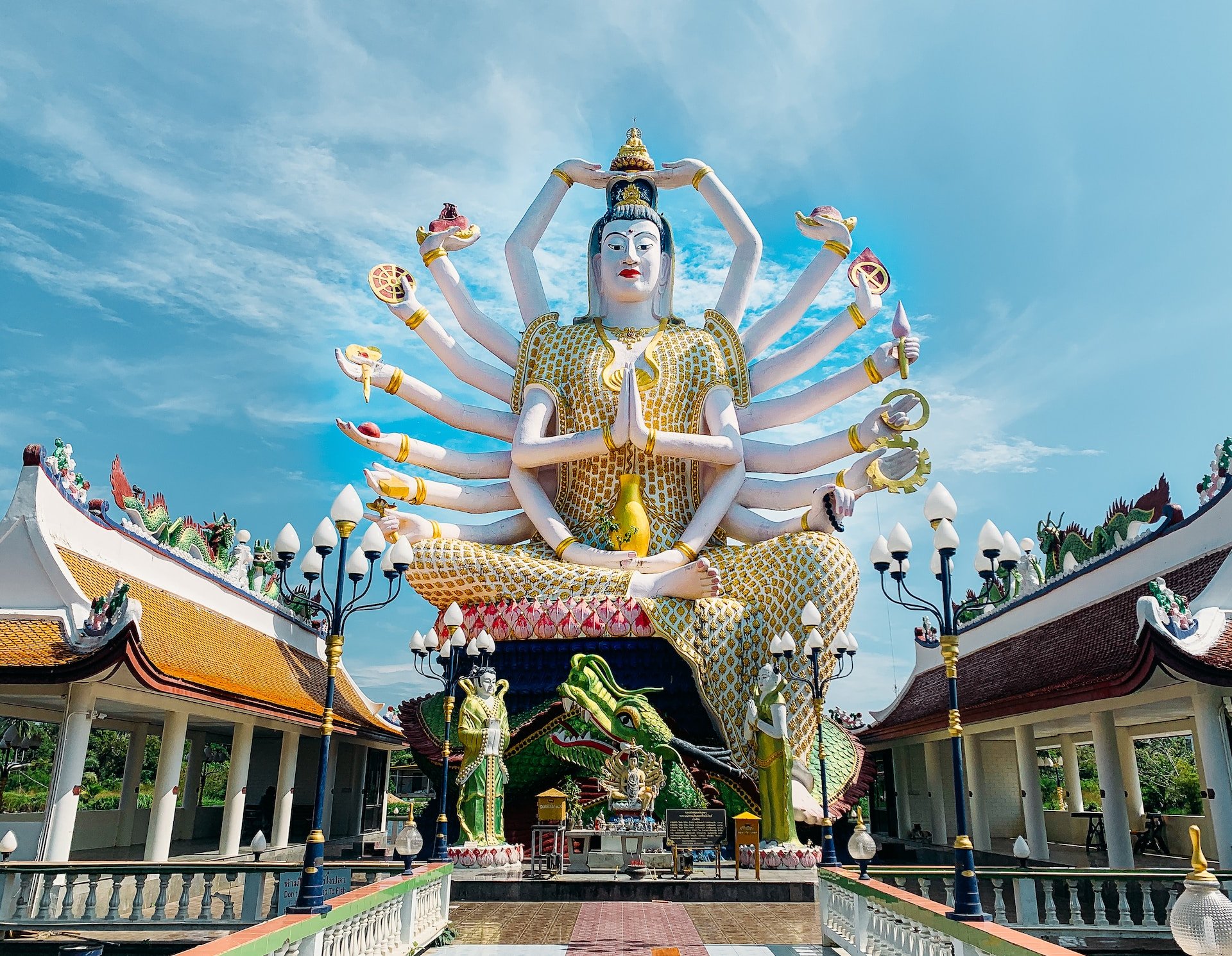 Kleurrijk Boeddha beeld in Koh Samui