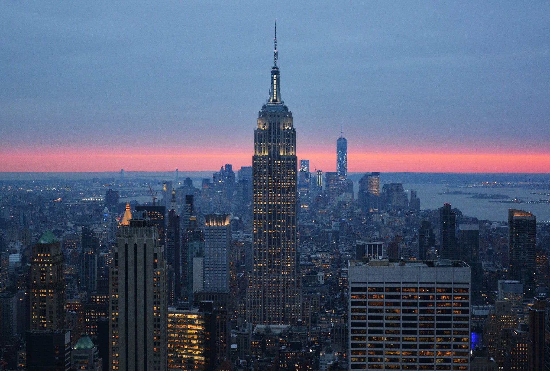 Empire State Building tijdens zonsondergang