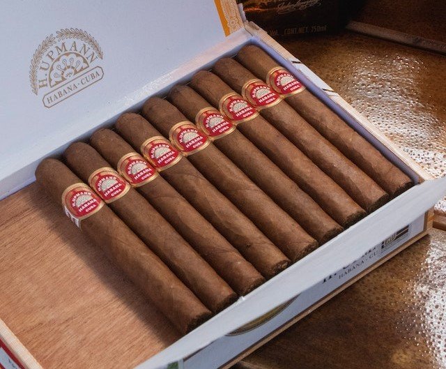 Cubaanse sigaren in een doosje