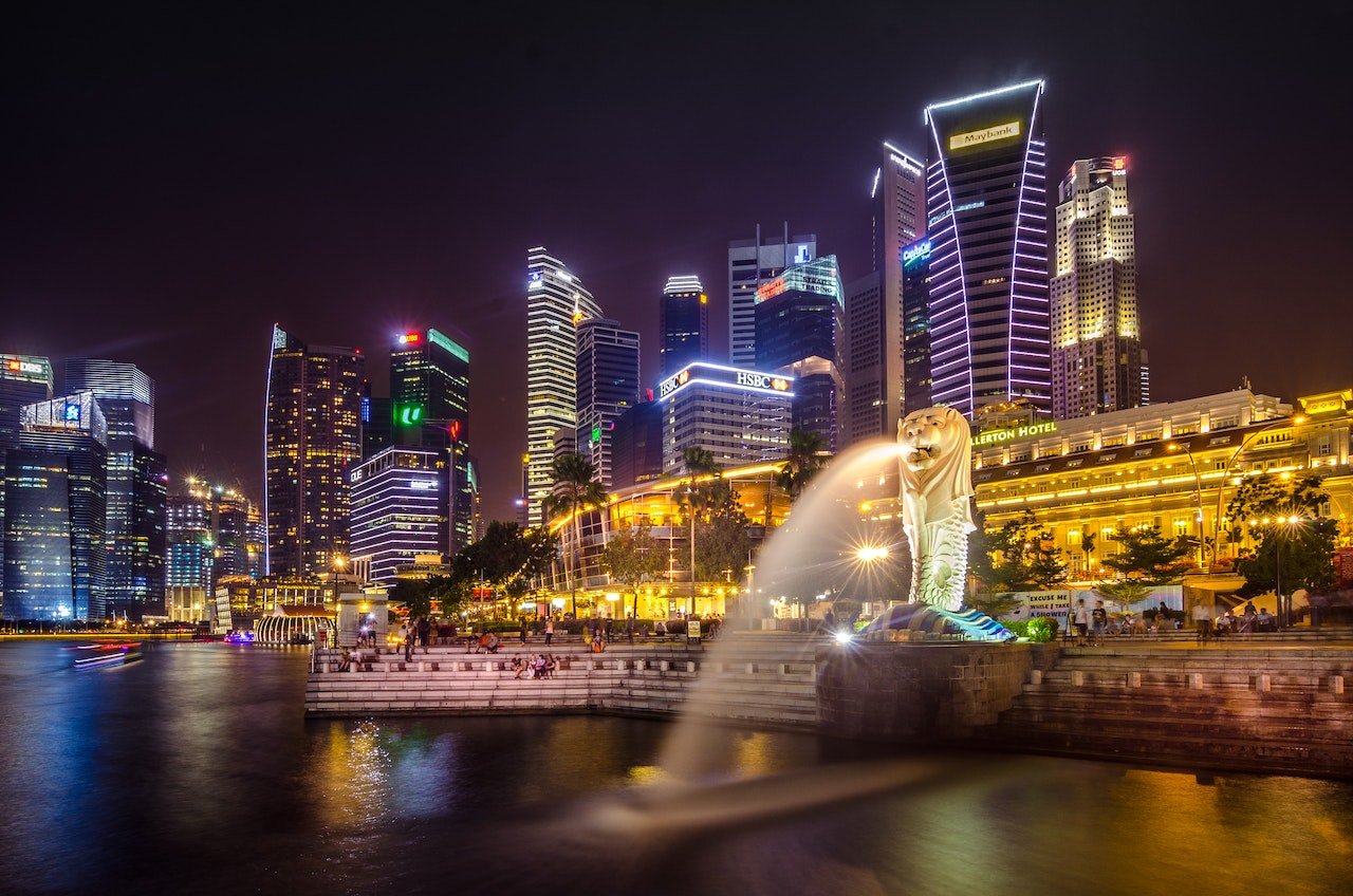 Singapore in de nacht