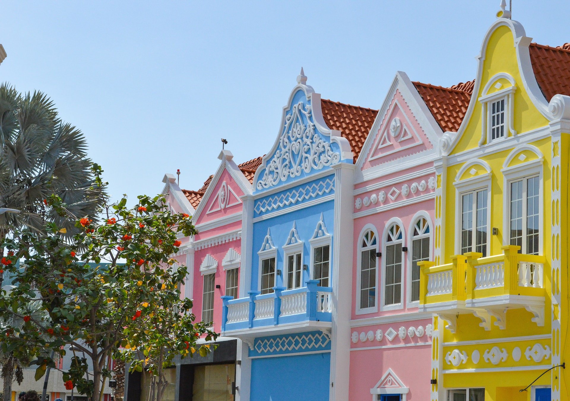Kleurrijke huisjes in Oranjestad op Aruba