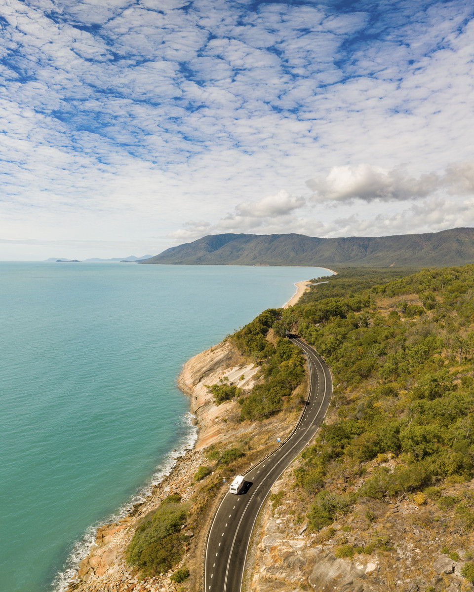 Apollo Euro Deluxe camper op weg in Queensland, Australië