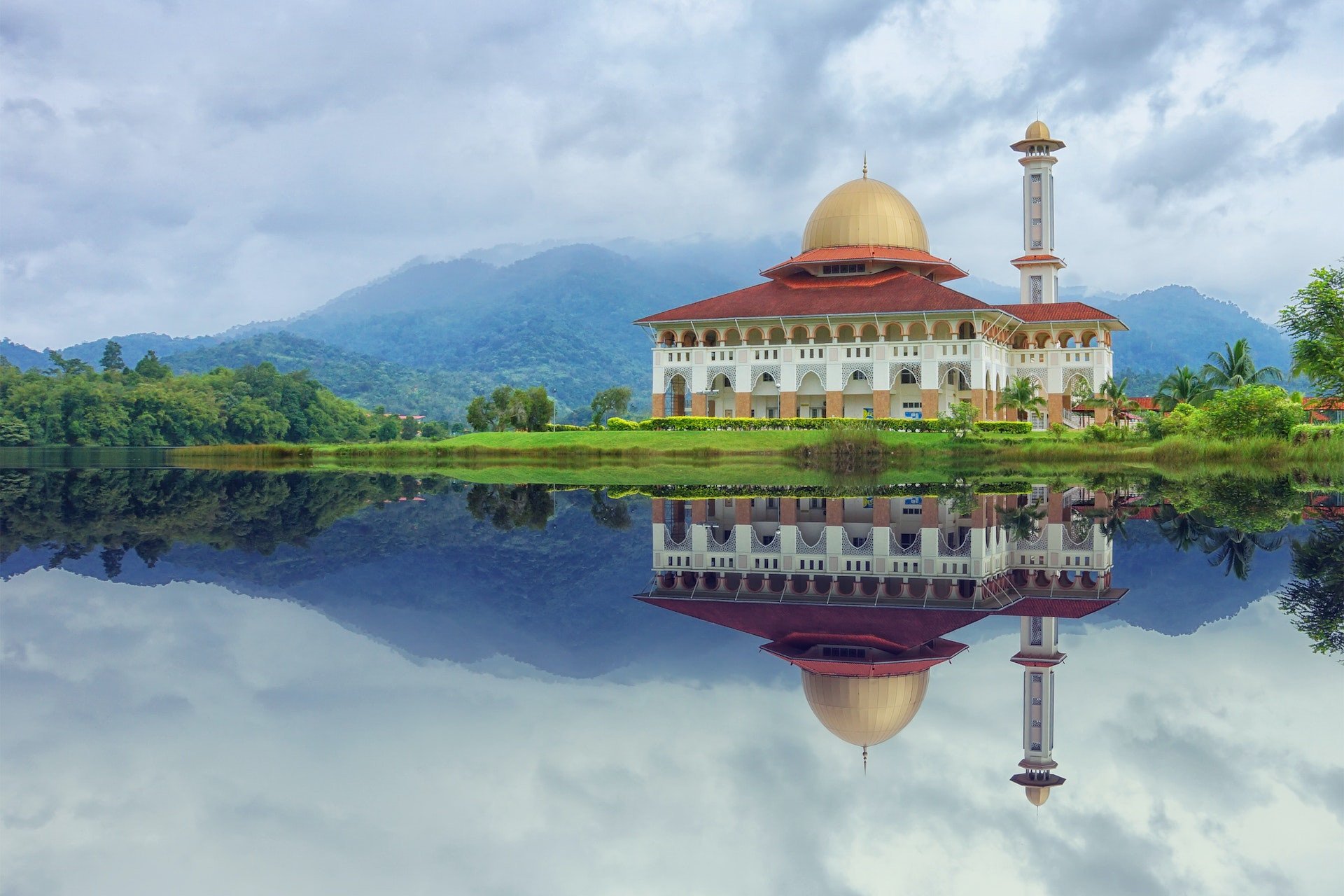 Tempel op het water in Maleisië