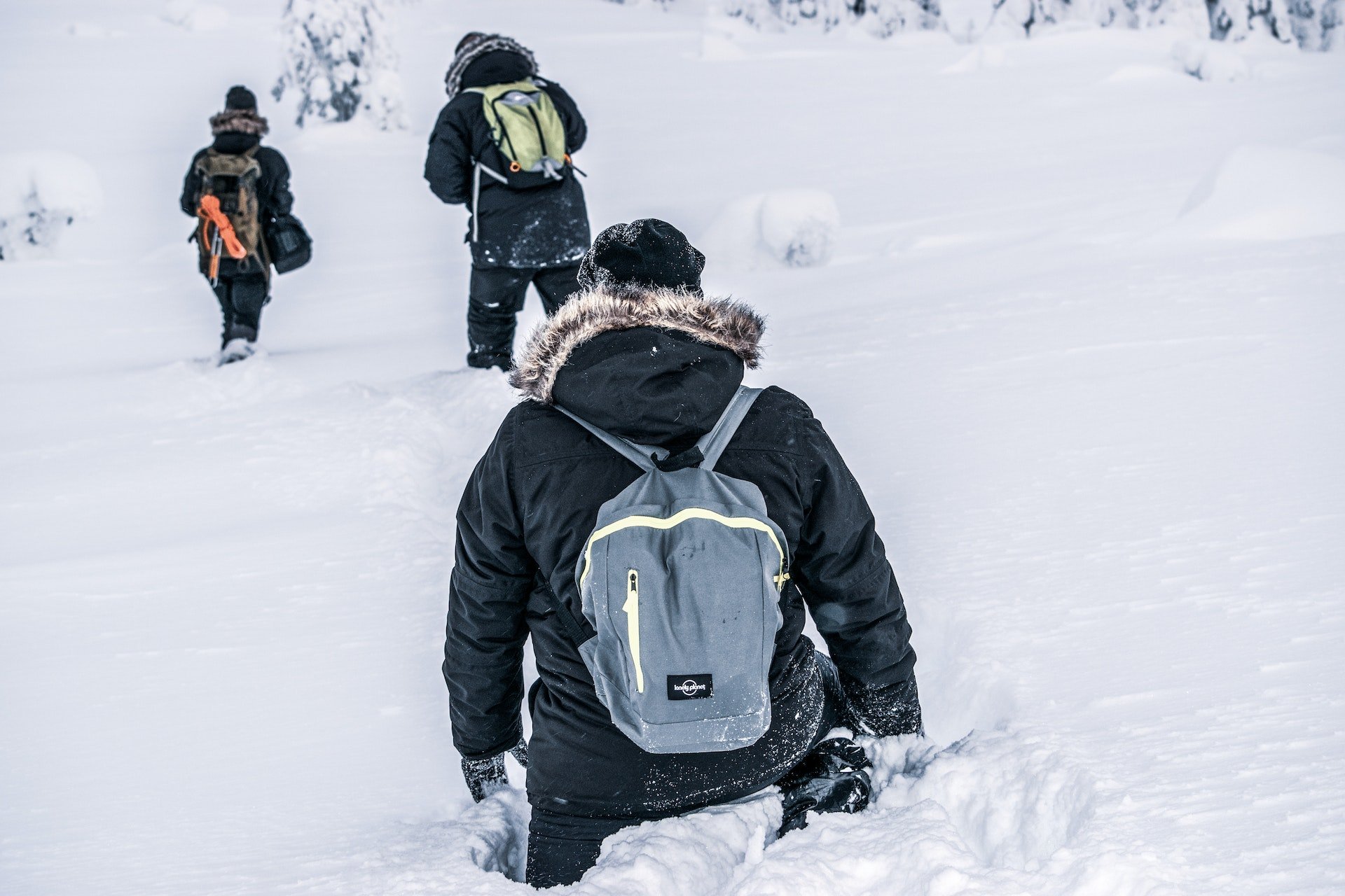 Lapland groepje hikers in de sneeuw