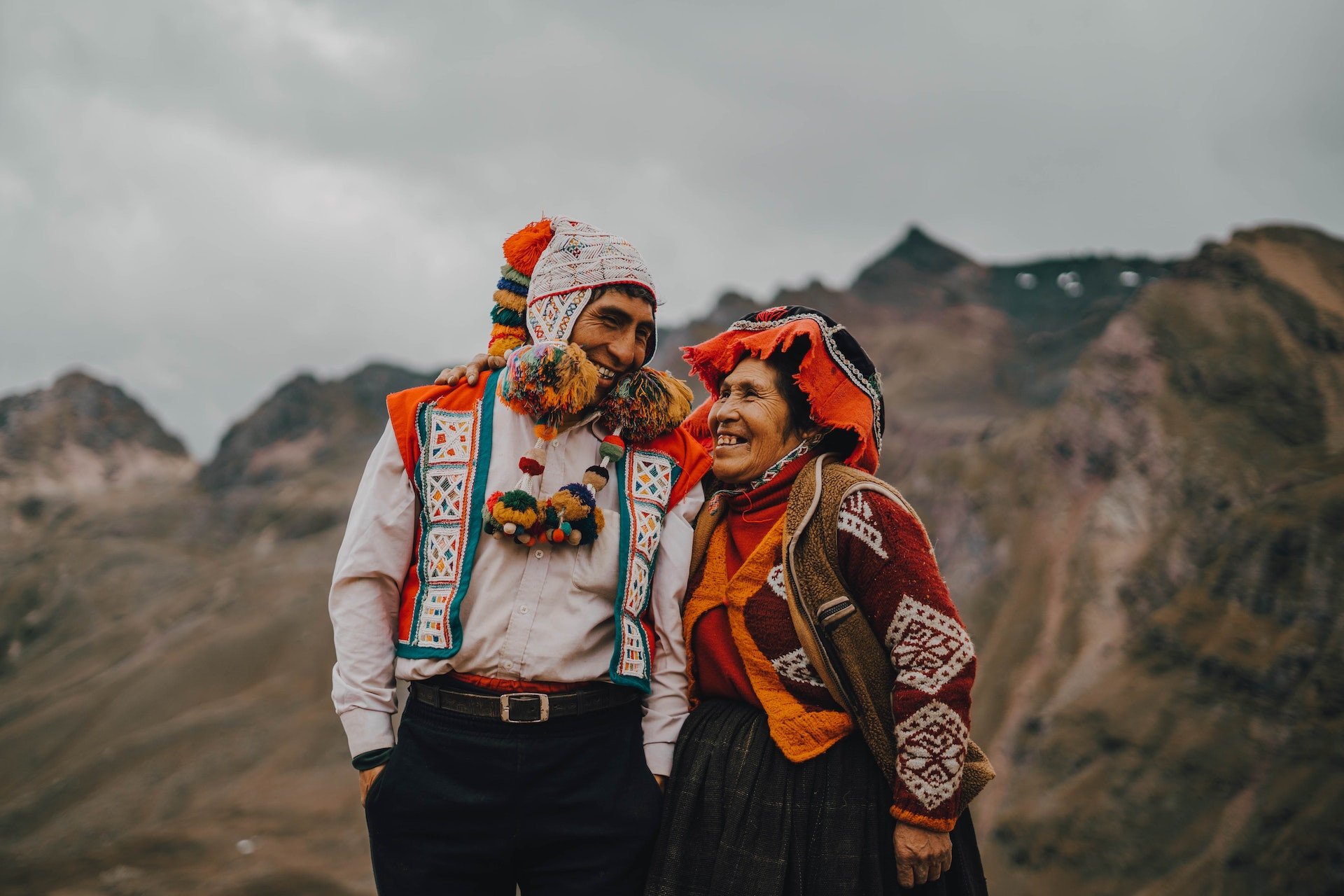 Peruanen in traditionele kleding