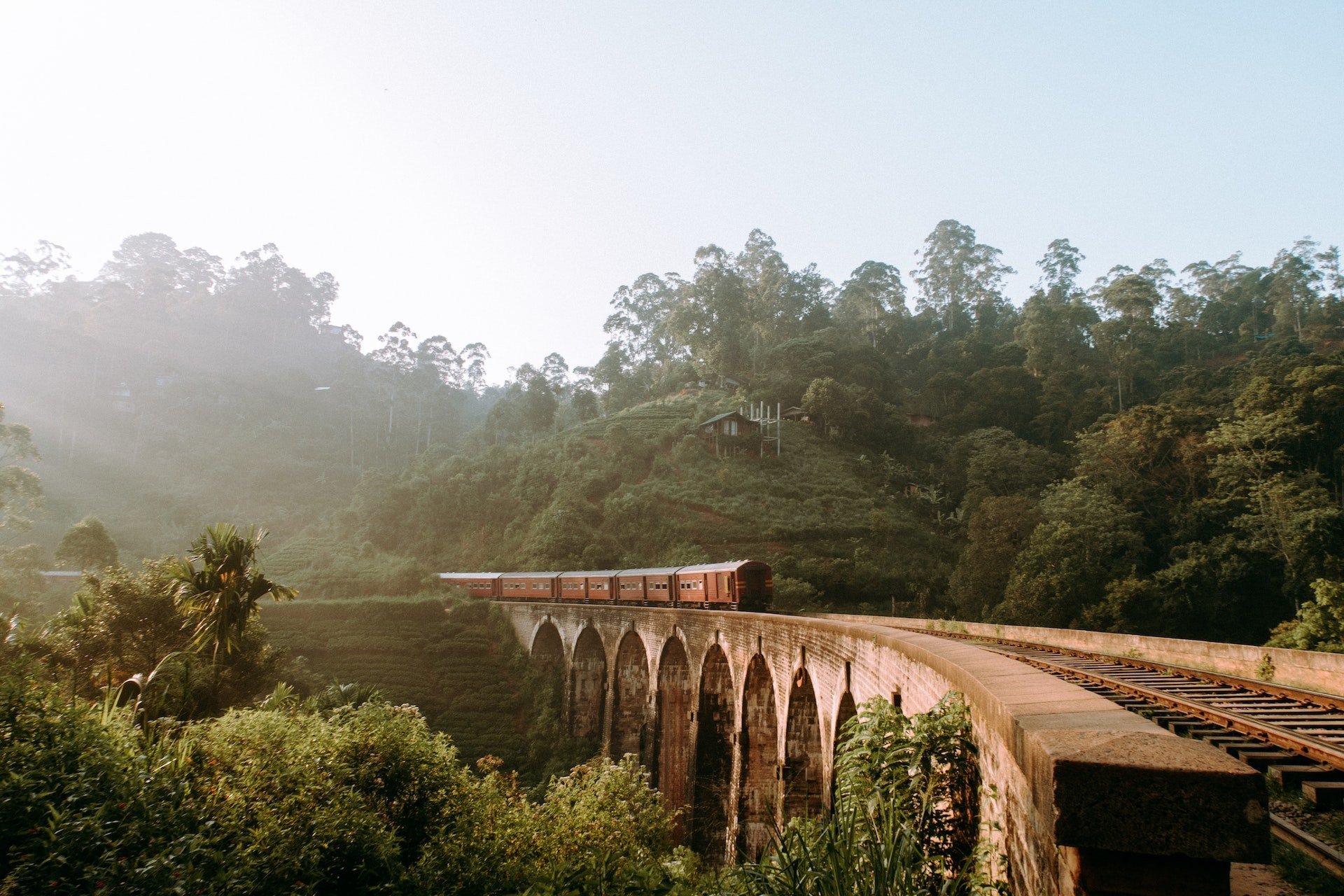 Sri Lanka rijdende trein over de  Nine Arch Bridge