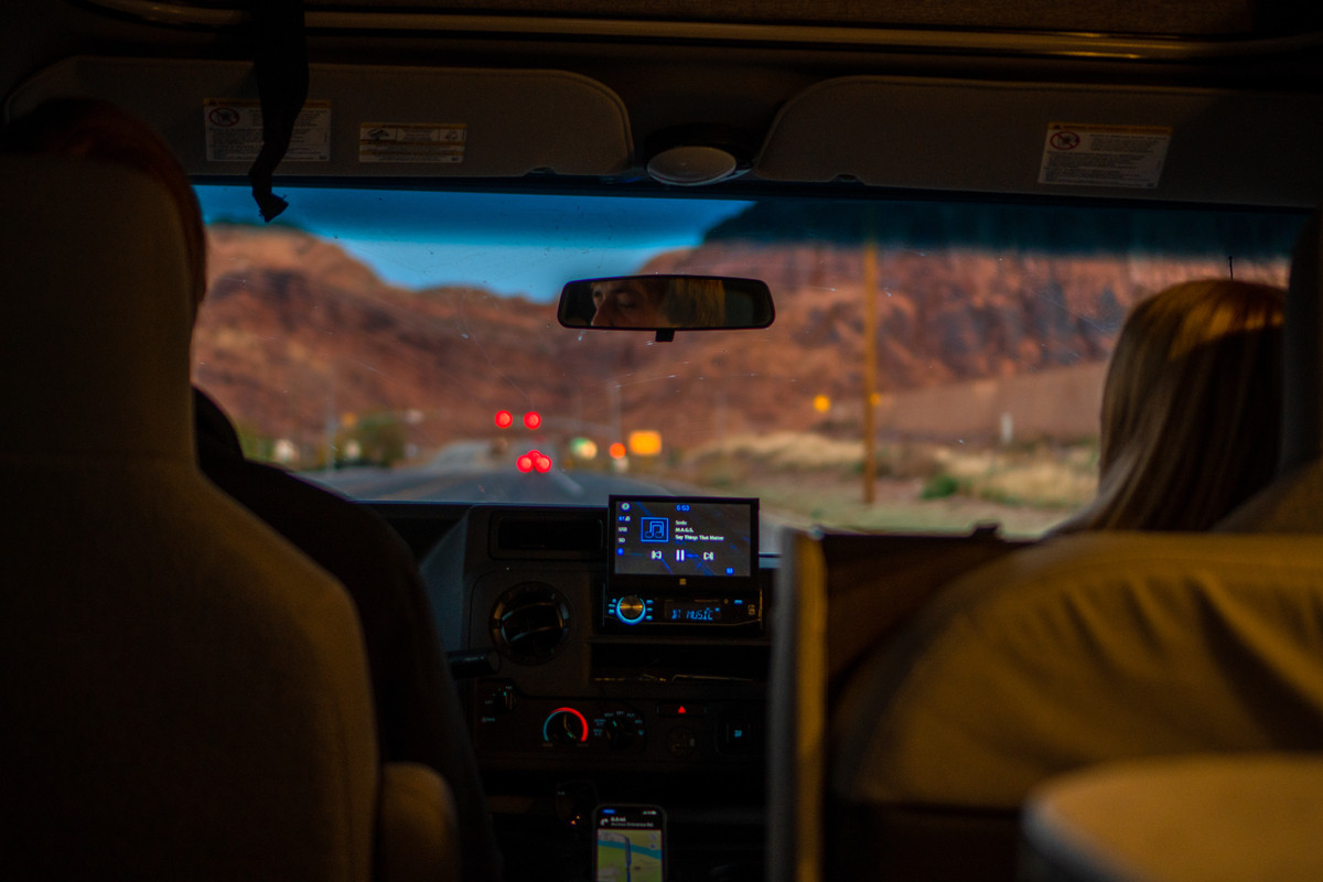 Zicht vanuit een El Monte camper in West-Amerika