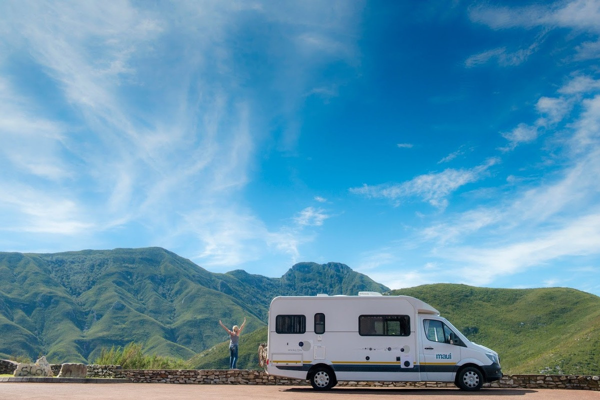 Maui camper in de bergen in Zuid-Afrika