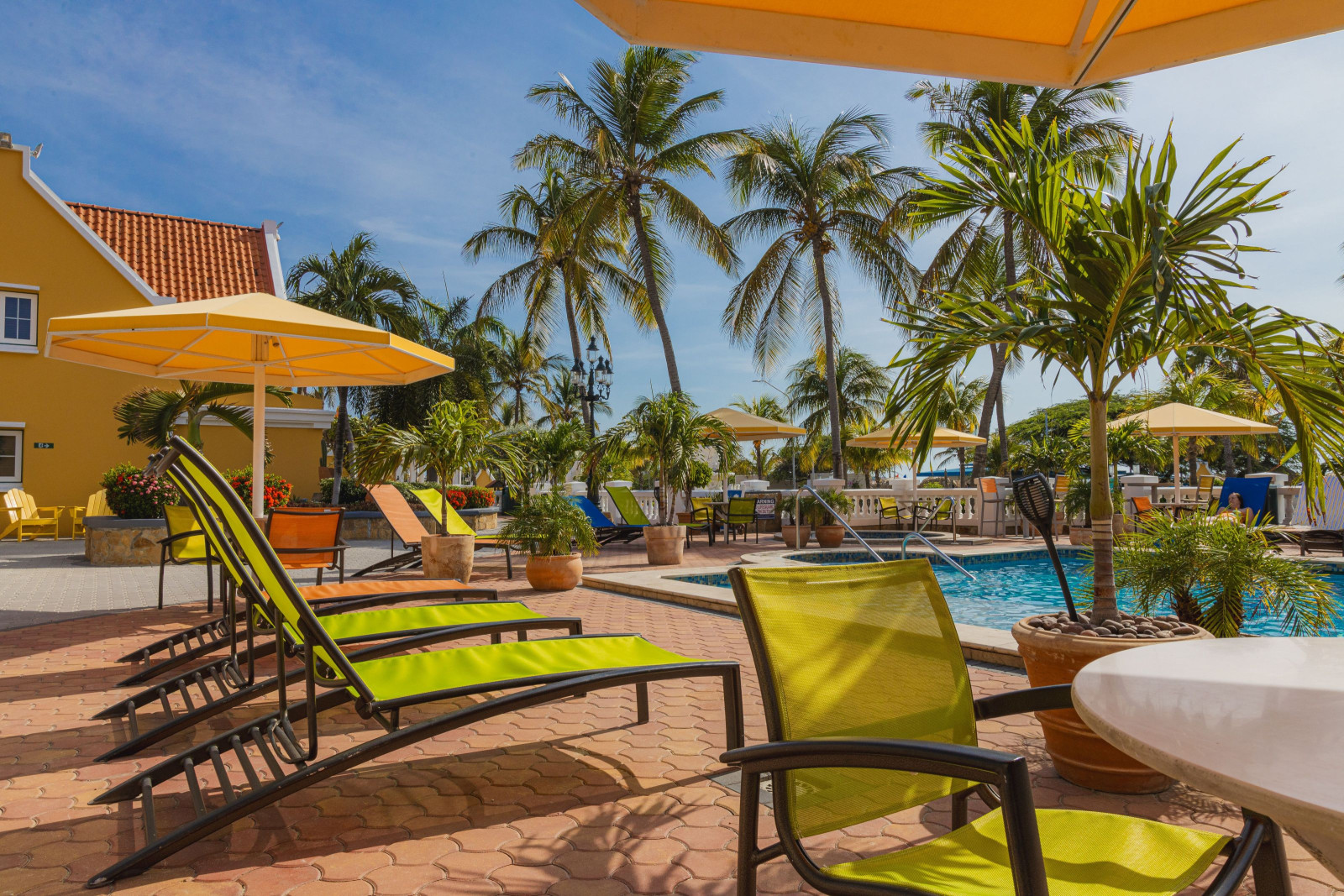 Aruba Amsterdam Manor Resort zwembad