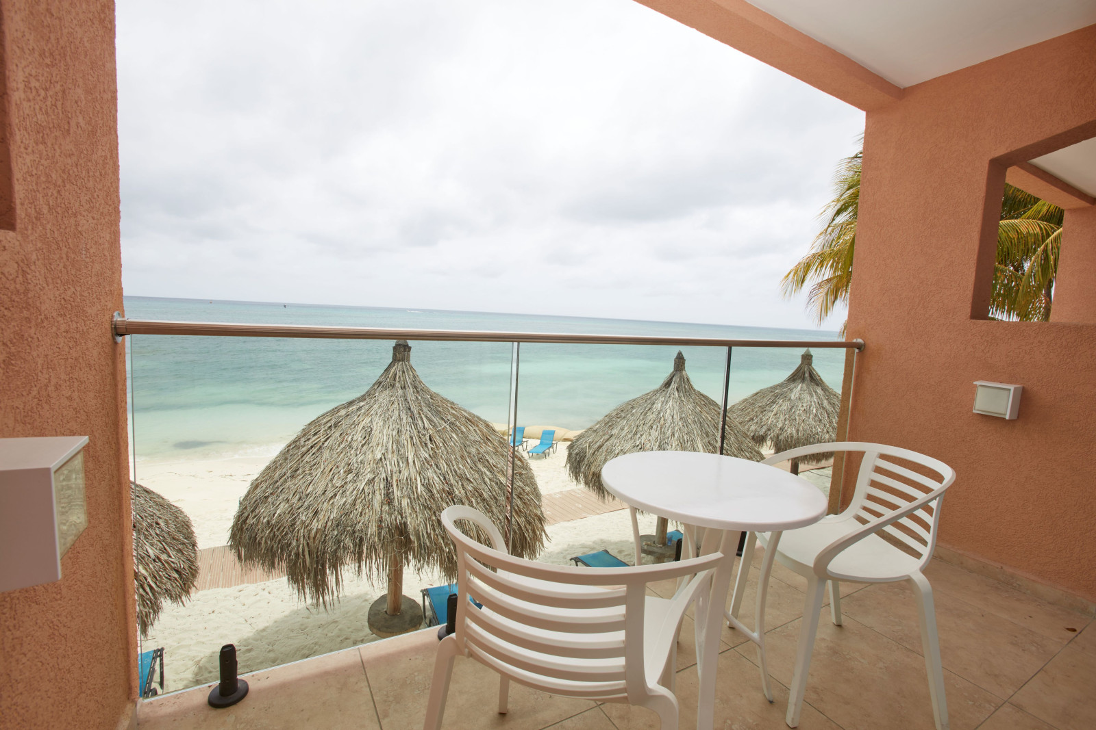 Aruba Tamarijn Aruba All Inclusive Resort uitzicht vanaf balkon
