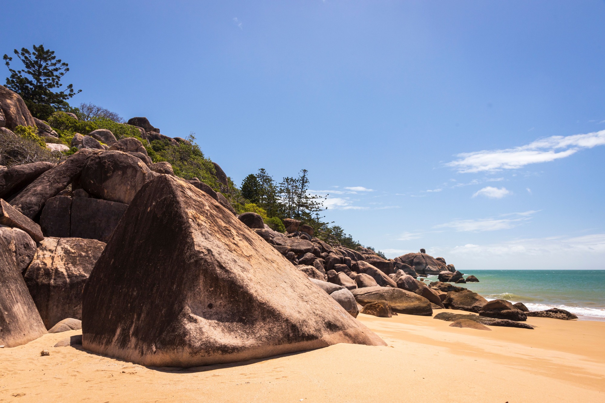 Australië Magnetic Island zand, rotsen