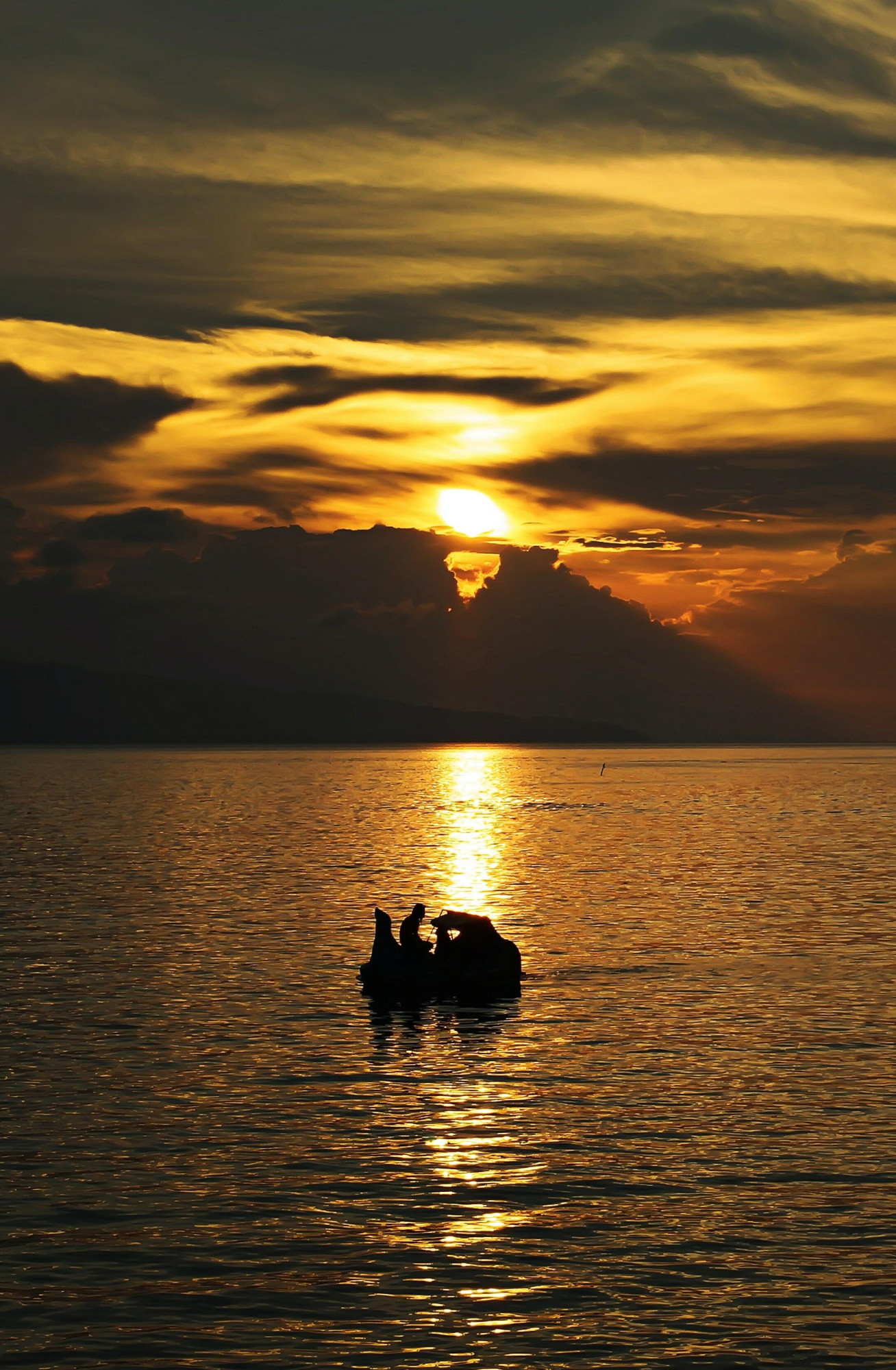 Sumatra-lake-sunset-indonesie-avontuur3